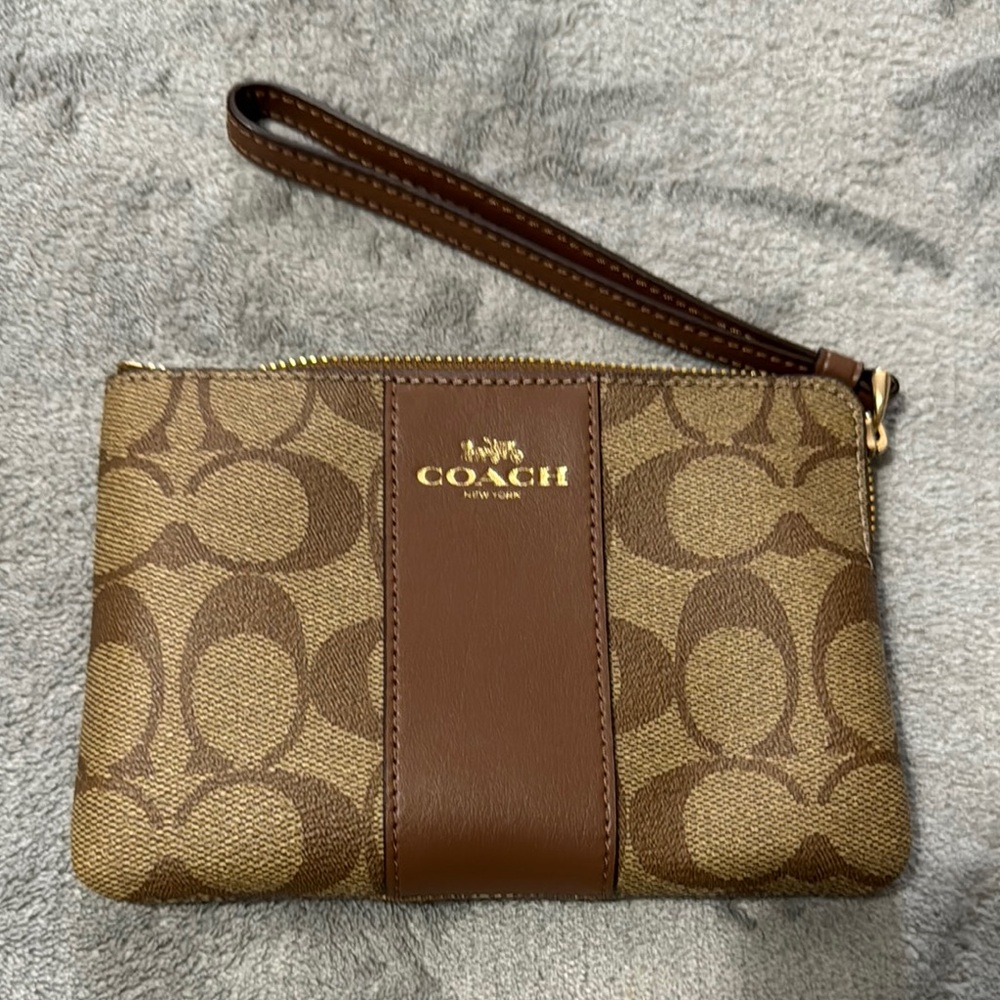 Brand New Classic Coach Brown Wristlet
